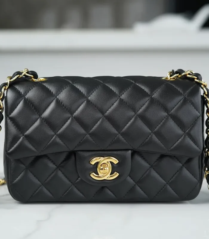 Classic Flap Bag 20cm Black