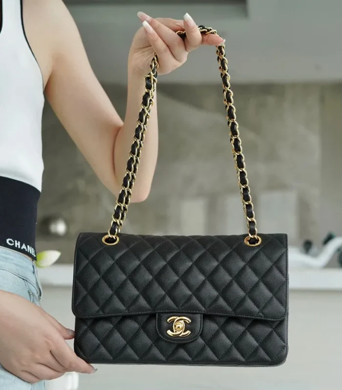 Classic Flap 25cm Black Gold