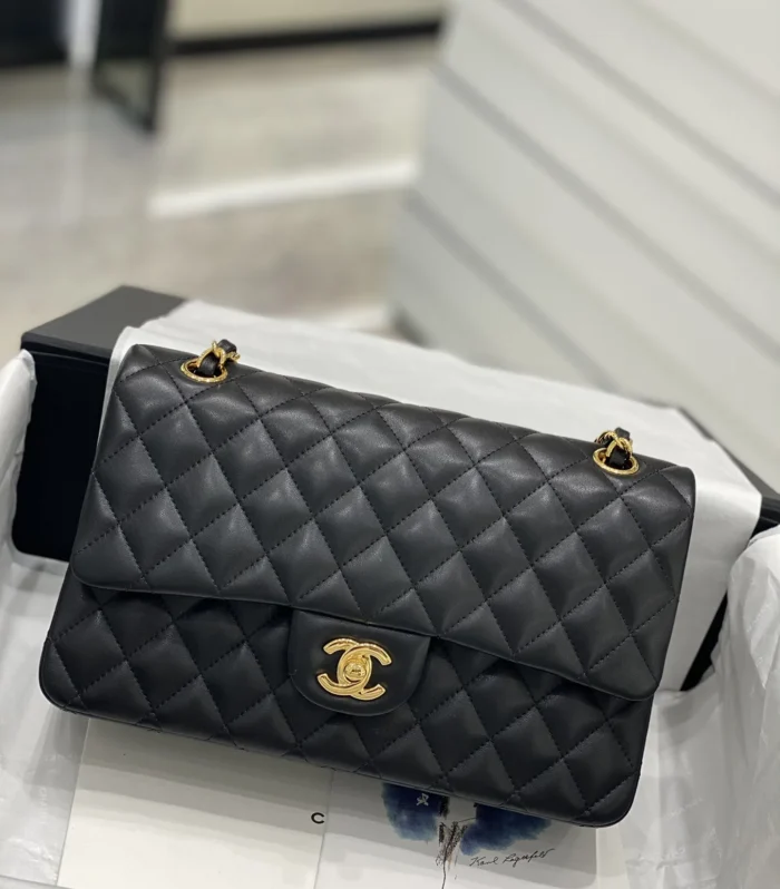 Classic Flap 25cm Lambskin Black