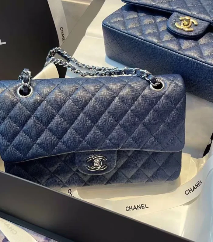 Classic Flap 25 Blue Caviar