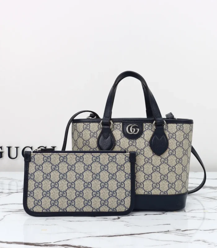 Style 811716 Leather Bag