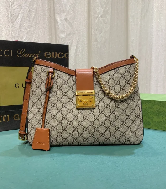 Padlock Shoulder Bag Medium