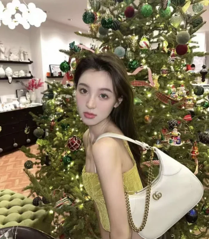 Jackie Pretty Shoulder Bag
