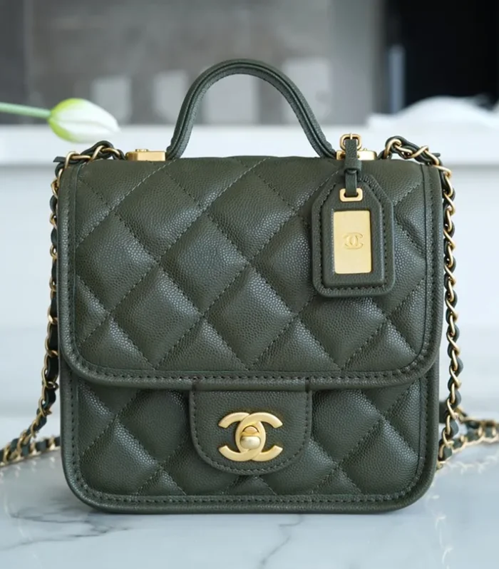 MISS Tofu Messenger Olive