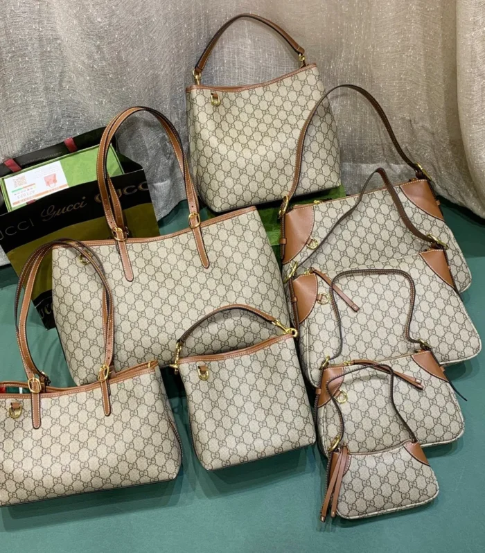 Horsebit Capsule Bag