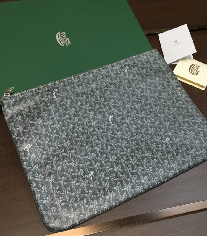 Goyard Clutch
