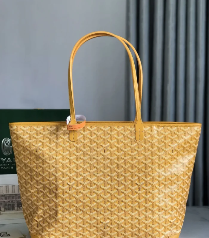 Zipped Tote MM Leather