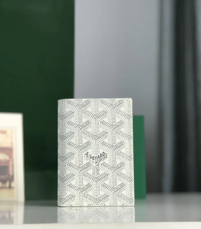Saint-Pierre Card Bag