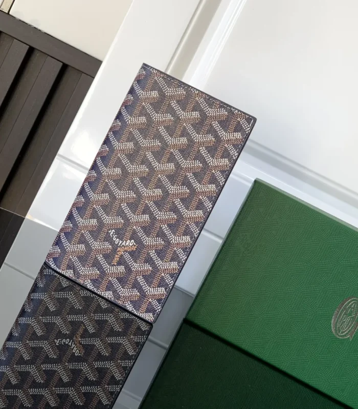Saint-Lambert Wallet