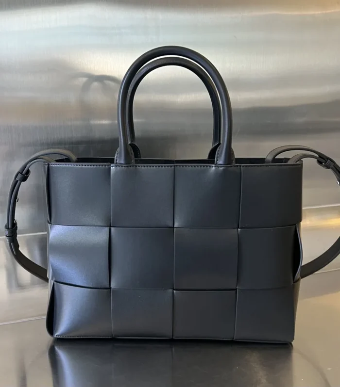 Bottega Veneta Small Arco Tote Bag With Strap