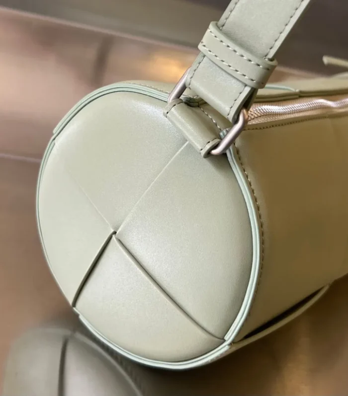 BOTTEGA VENETA BV Medium Canette bag