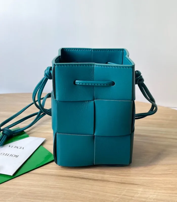 Bottega Veneta Bucket
