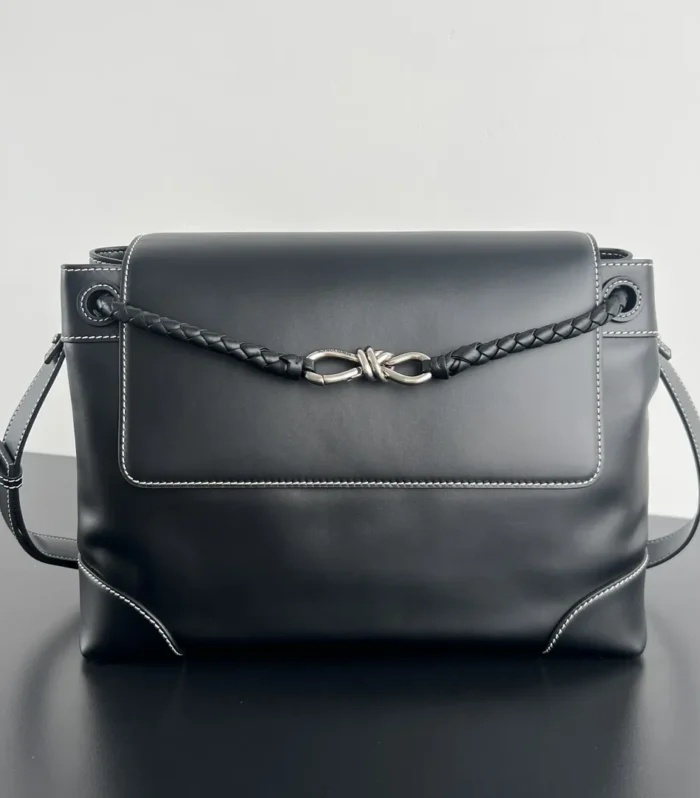 BOTTEGA VENETA Andiamo Messenger