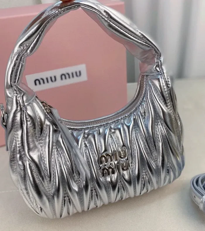 WANDER 22 BAG IN SILVER LAMBSKIN