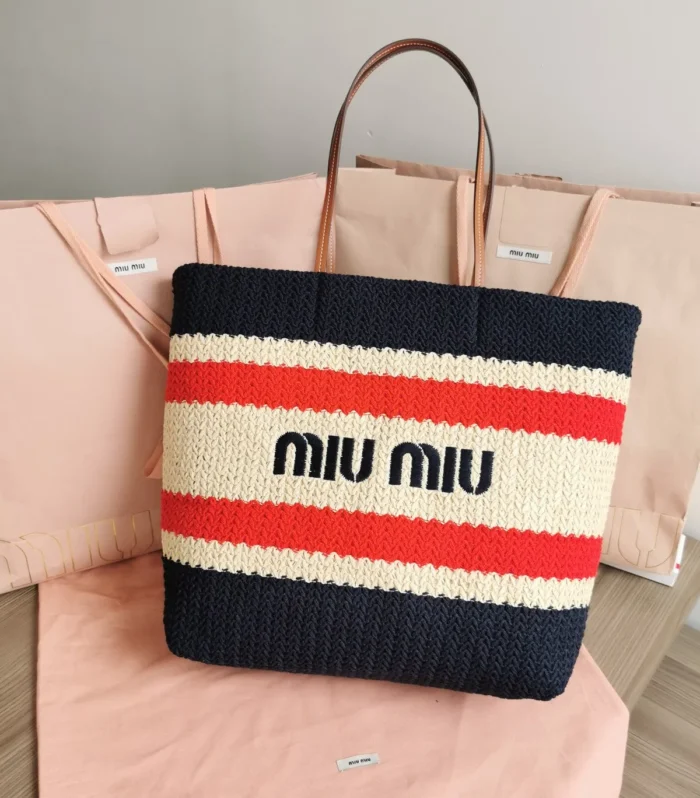 TOTE BAG 40 IN STRIPED PATTERN OF BLACK RED AND CREAM WHITE WOVEN RAFFIA
