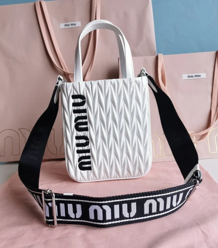 TOTE 18 BAG IN WHITE CALFSKIN