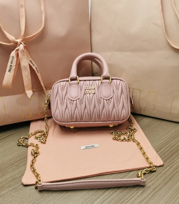 TOO PRETTY 17 HANDBAG IN LIGHT PINK LAMBSKIN