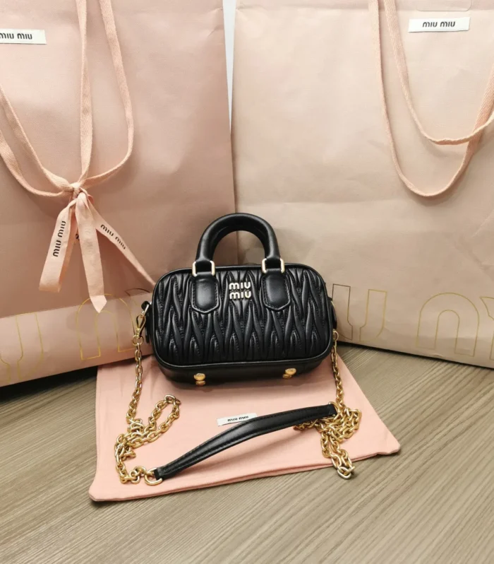 TOO PRETTY 17 HANDBAG BLACK LAMBSKIN