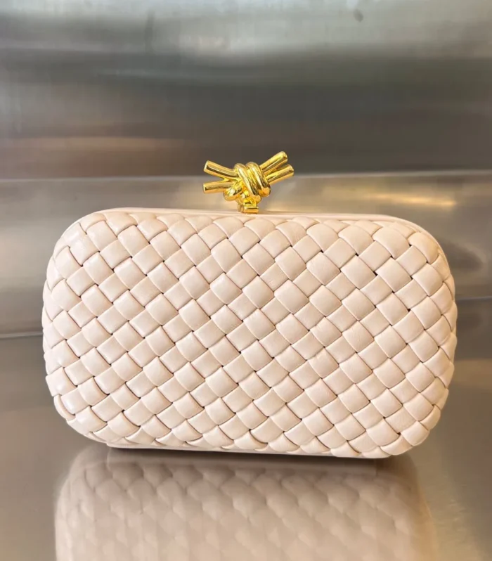 Knot 20 In Solf Pink Lambskin