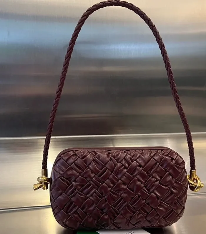 Knot 20 In Barolo Lambskin With Chain