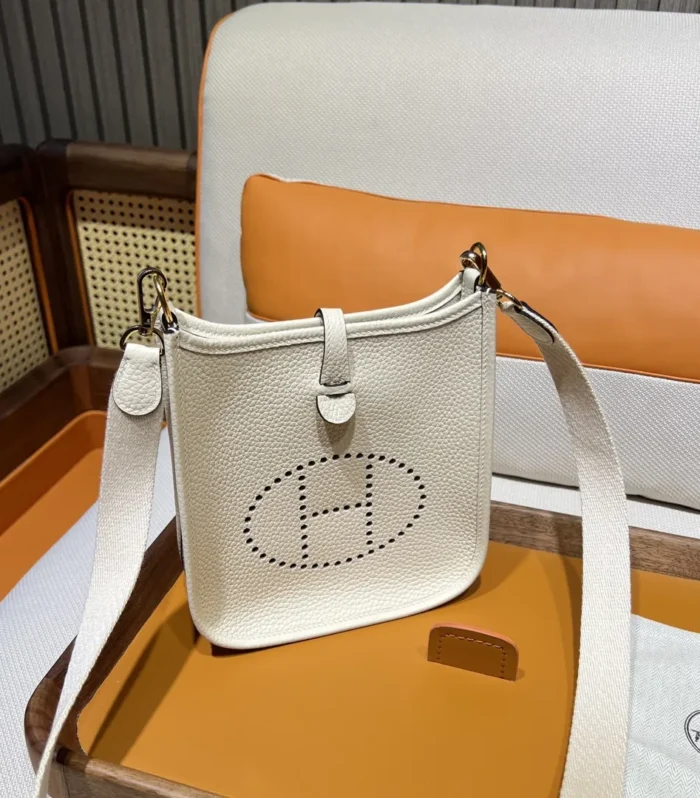 Evelyne Mini 17 Nata