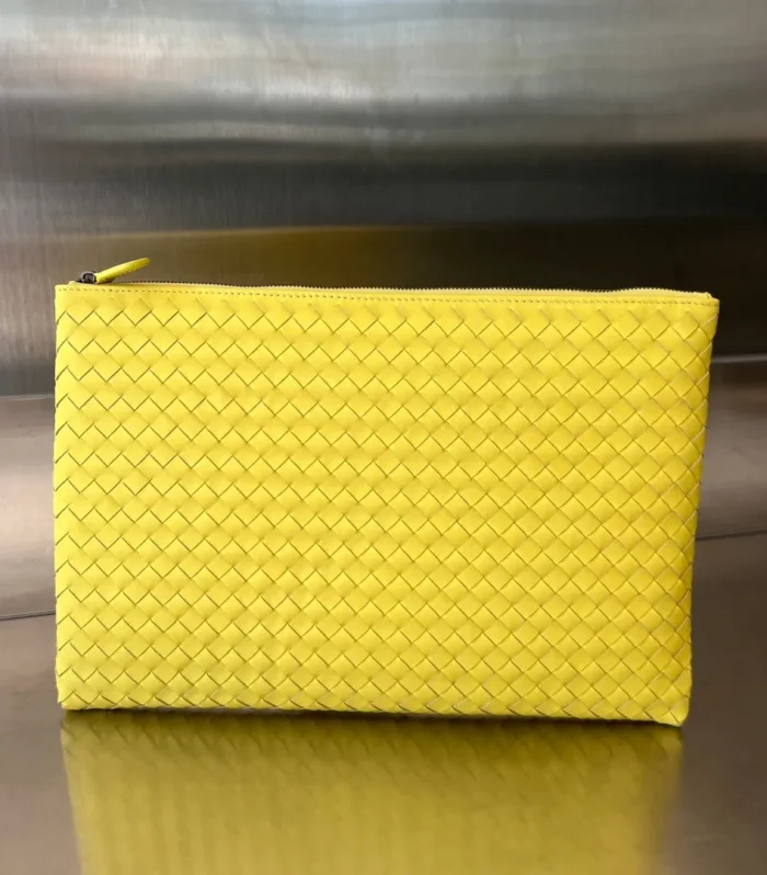 Intrecciato 30 In Light Yellow Lambskin