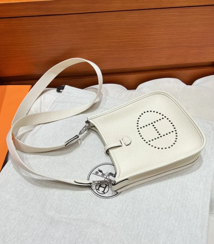 Evelyne Mini 17 Nata