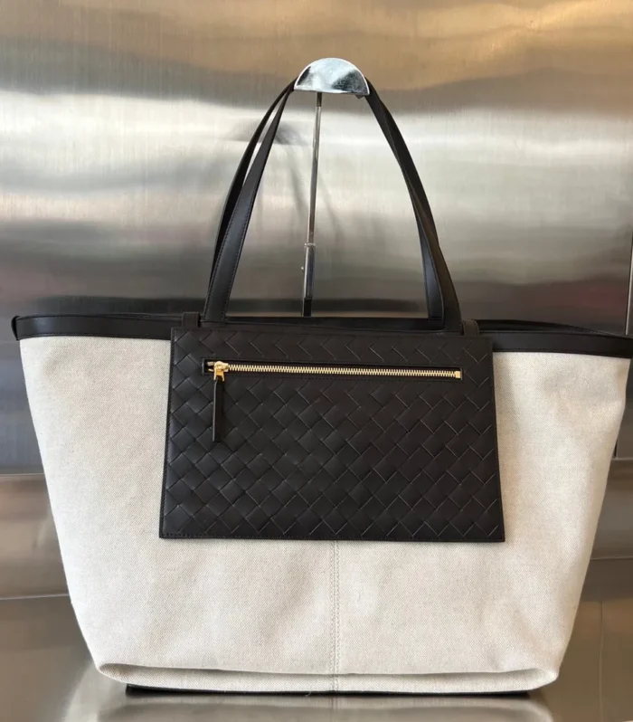 Flip Flap 38 In White Canvas And Black Calskin