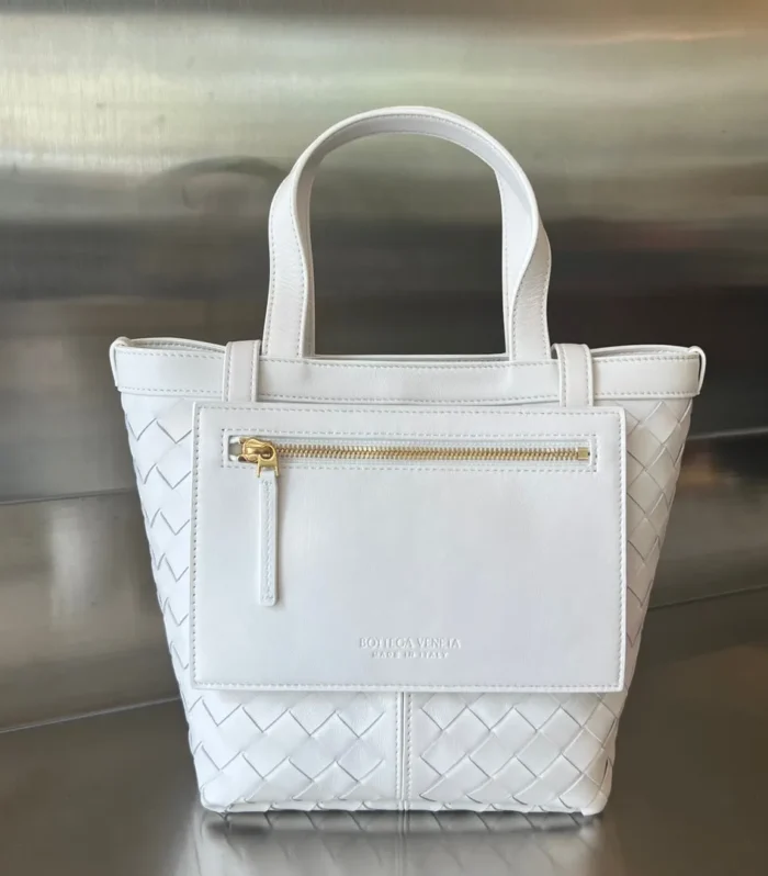 Flip Flap 23 Bag In White Lambskin