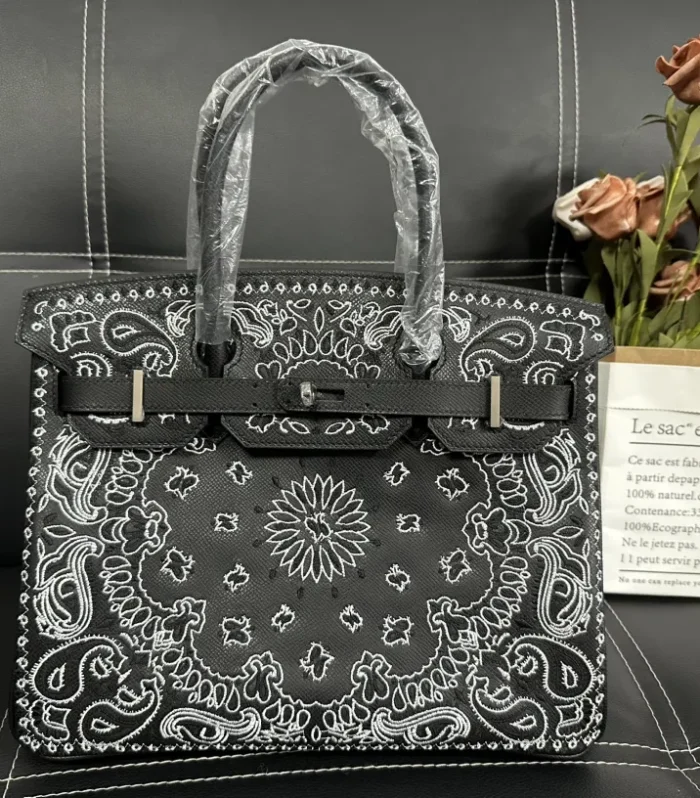 Evelyne Embroidered Platinum 30