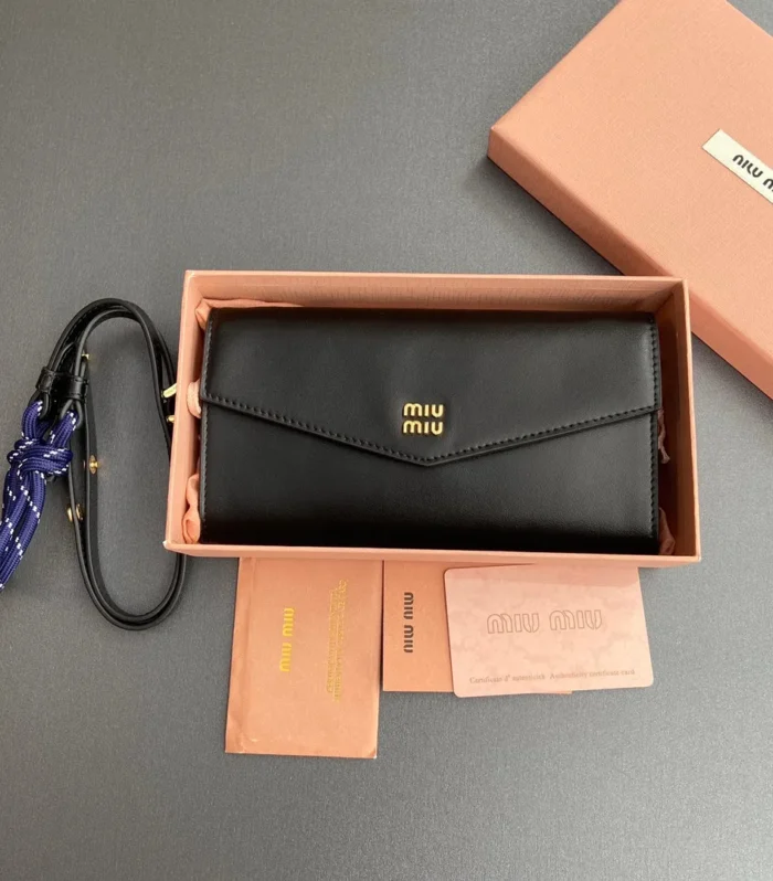 MICRO BAG 19 IN BLACK SMOOTH CALFSKIN