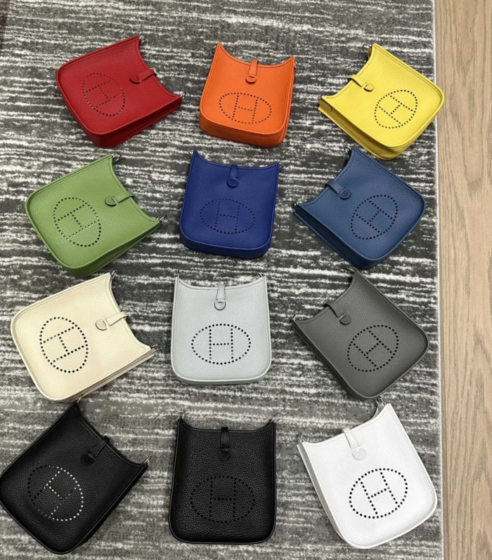 Evelyne Color Collection