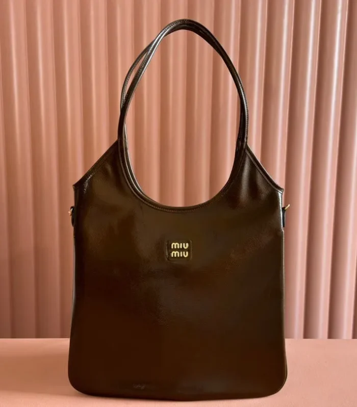 IVY 40 TOTE IN BROWN PATENT CALFSKIN