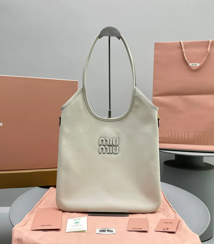 HOBO 40 TOTE IN WHITE CALFSKIN