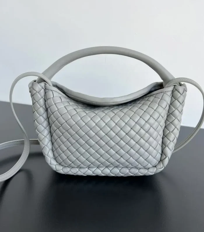 Bv Small Cobble Top Handle 23Cm Grey Lambskin
