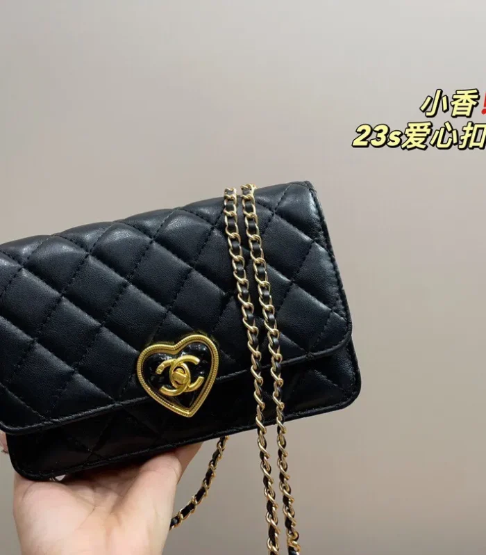 Heart Clasp WOC Black