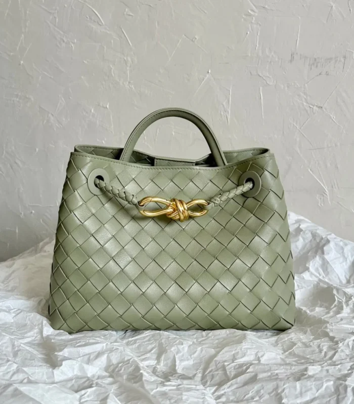 Bv Small Andiamo 25Cm Light Green Lambskin