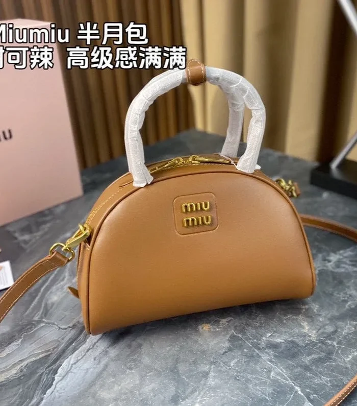 HALF - MOON BAG 23 IN CARAMEL BROWN CALFSKIN