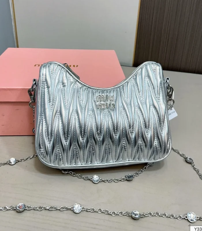 CRYSTAL CHAIN 26 BAG IN SILVER LAMBSKIN