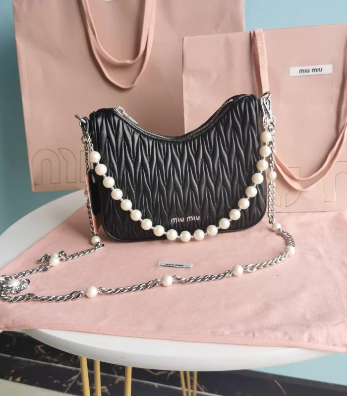 CRYSTAL CHAIN 21 BAG IN BLACK LAMBSKIN