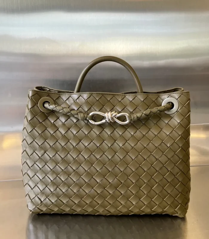 Bv Medium Andiamo 32Cm Olive Lambskin