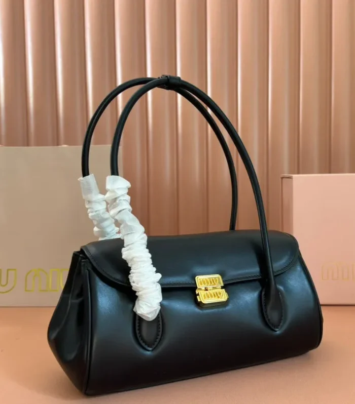 BEAU TOP HANDLE BAG 28 IN BLACK GLOSSY CALFSKIN GOLD HARDWARE