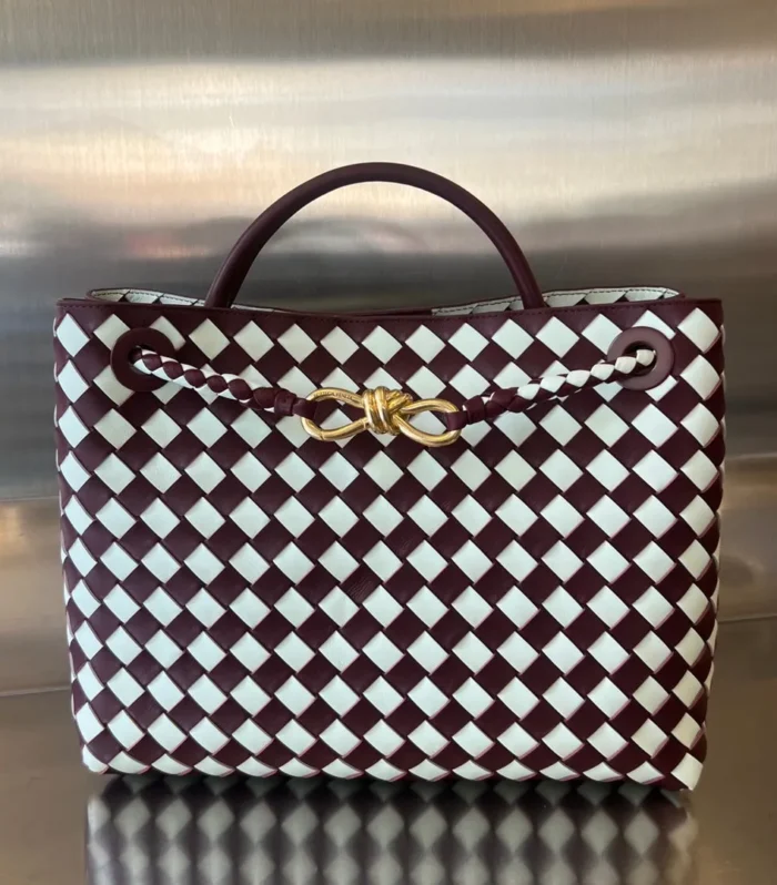 Bv Medium Andiamo 32 White Burgundy Lambskin