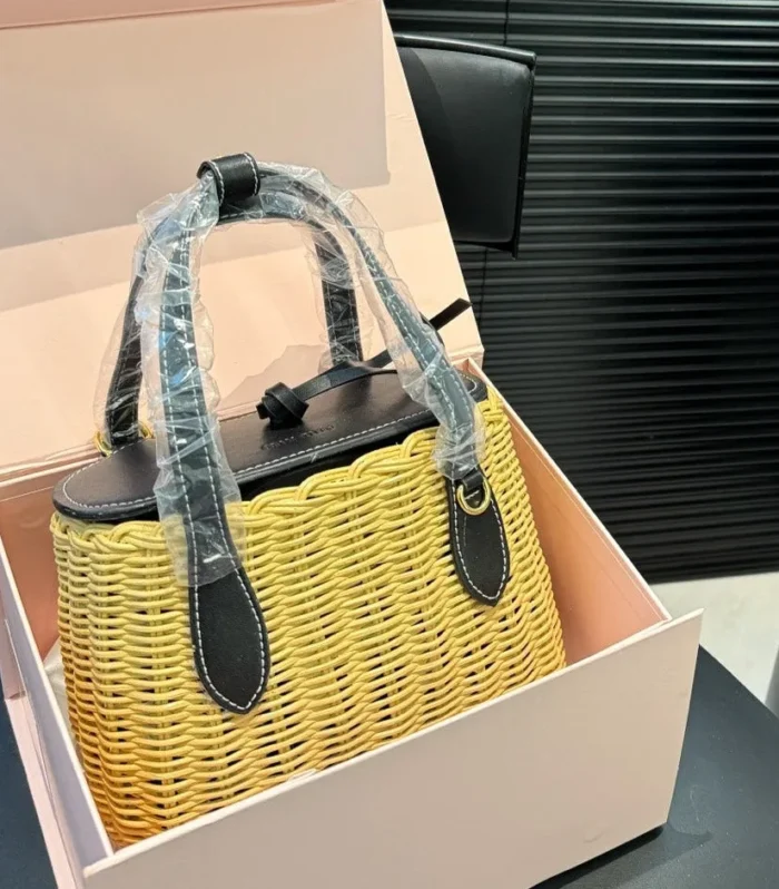 BASKET BAG 18 IN BROWN BEIGE WICKER AND BLACK CALFSKIN TRIM