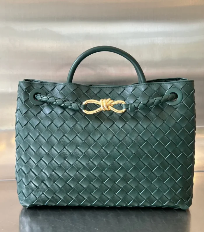 Bv Medium Andiamo 32 Castleton Green Lambskin