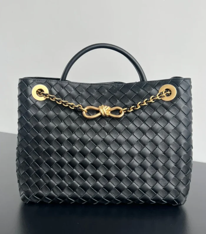 Bv Medium Andiamo 32 Black Lambskin