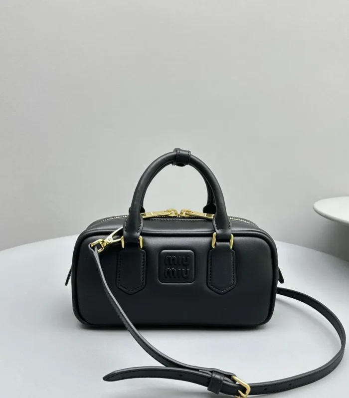 ARCADIE SMALL 22 BAG IN BLACK CALFSKIN