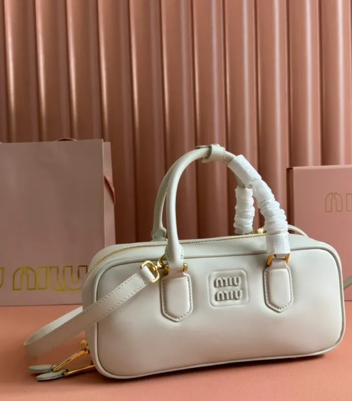 ARCADIE BAG 27 IN WHITE CALFSKIN EMBOSSED LOGO