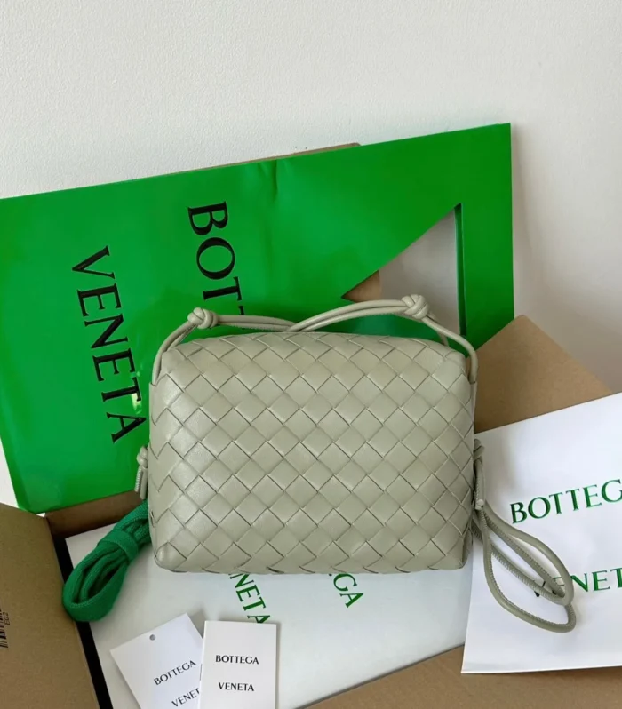 Bv Loop Small 23Cm Khaki Calfskin