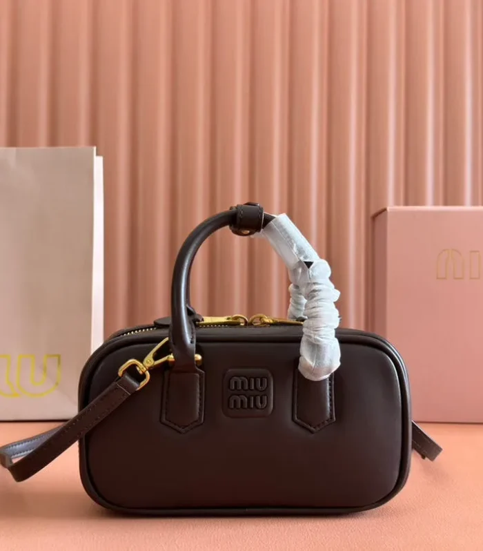 ARCADIE BAG 19 IN TAMARIND BROWN SHINY CALFSKIN